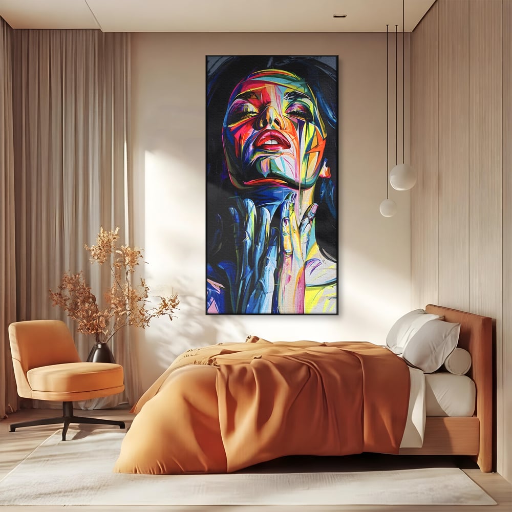 Tablou canvas cu tablou canvas cu femeie stilizata, in rama de aluminiu negru, pe perete intr-un dormitor